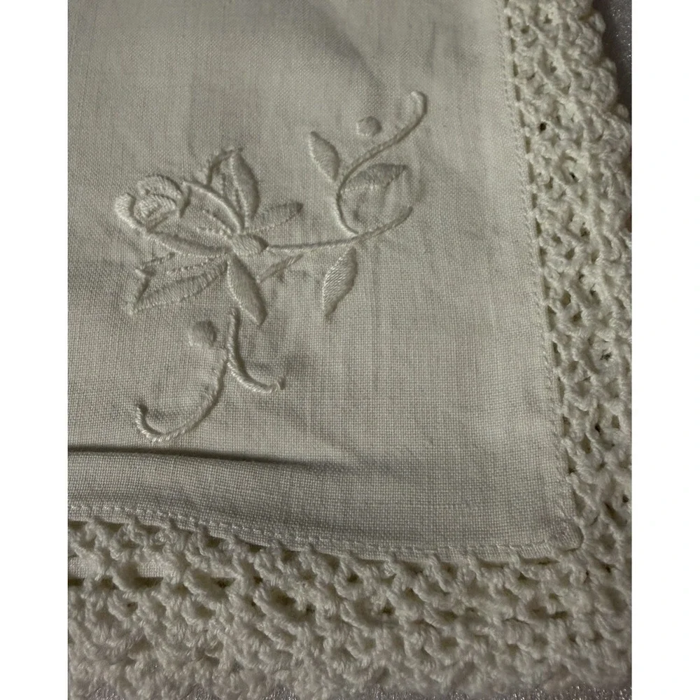 Vintage White Embroidered Rose Napkins Crochet Lace Edge Set Table Linens